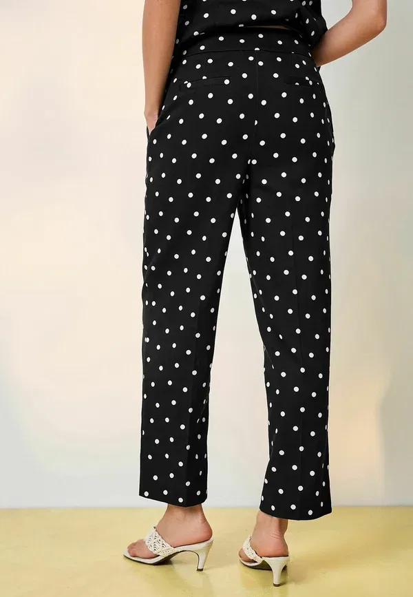 Брюки прямого кроя из лайоцелла и хлопка Tall fit - cropped slim leg trousers Next Black White Polka Dot, белый — фото 3