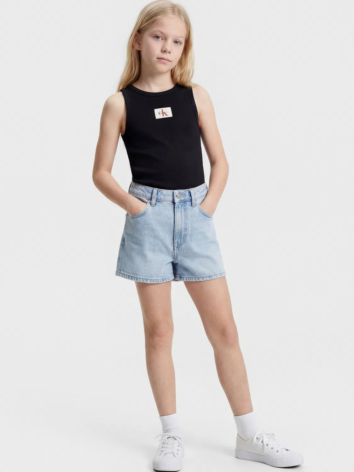 Топ Calvin Klein Jeans Monologo Patch Tank черного цвета — фото 4
