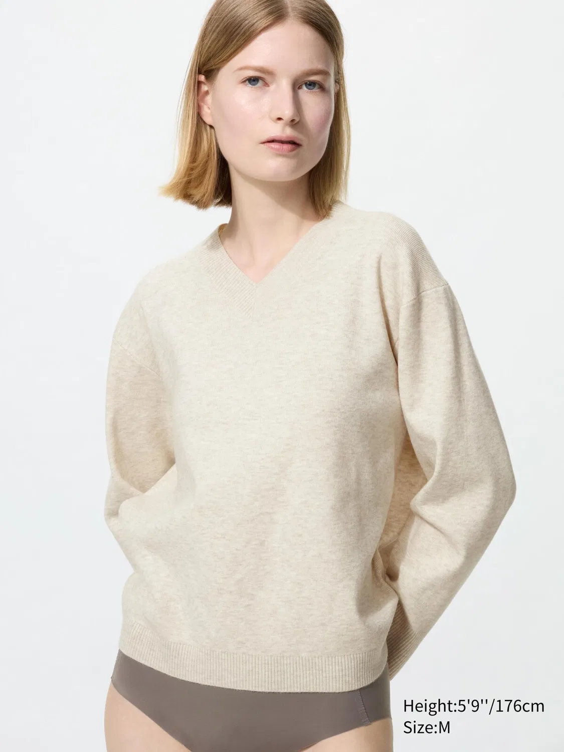 Свитер вязаный, Uniqlo, базовый свитер, с V-образным вырезом для повседневной носки, кремовый