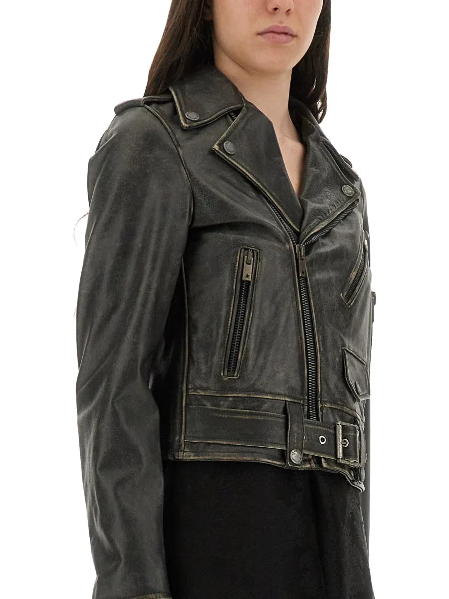 Женская кожаная куртка-косуха укороченная с ремнем Distressed Leather Biker Jacket Golden Goose, черный — фото 4
