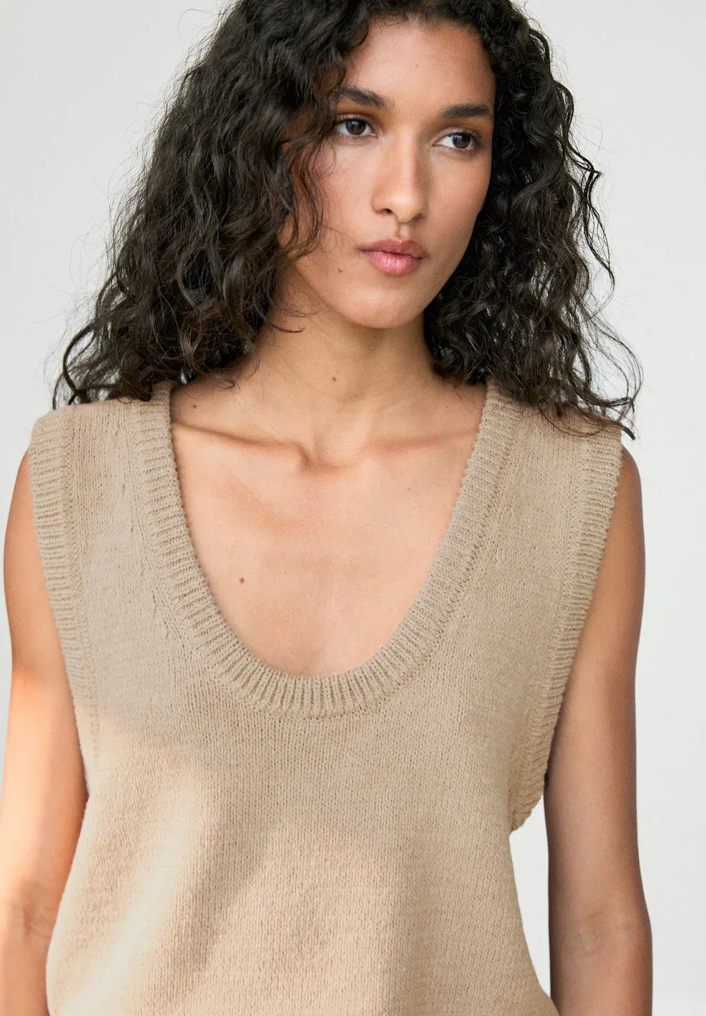 Жилет из ребристого трикотажа из смесовой хлопковой ткани - топ Massimo Dutti, Sand — фото 3