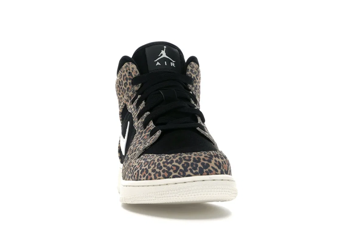 Детские кроссовки Lifestyle с принтом Jordan 1 Mid SE Leopard Jordan, Black/Pale Ivory-Desert Ore — фото 2