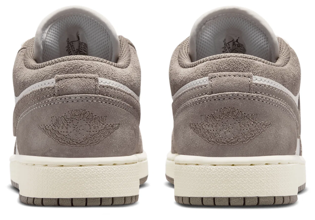 Кроссовки для мальчиков AJ 1 Low Jordan, цвет Enigma Stone/Olive Grey/Summit White — фото 3
