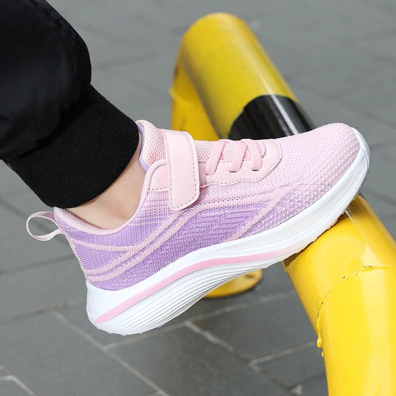 Детские кроссовки для девочек с мягкой подошвой IWIHMIV, Pink — фото 2