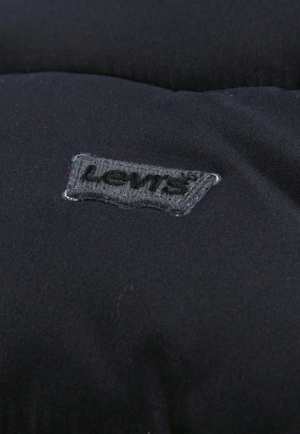 Жилет-Пуховик с рукавами «летучая мышь» Levi'S, Jet Black — фото 4