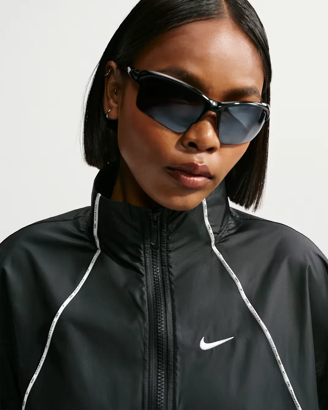 Женская ветровка свободного кроя Repel Nike Sportswear, Black/Sail/Sail — фото 3