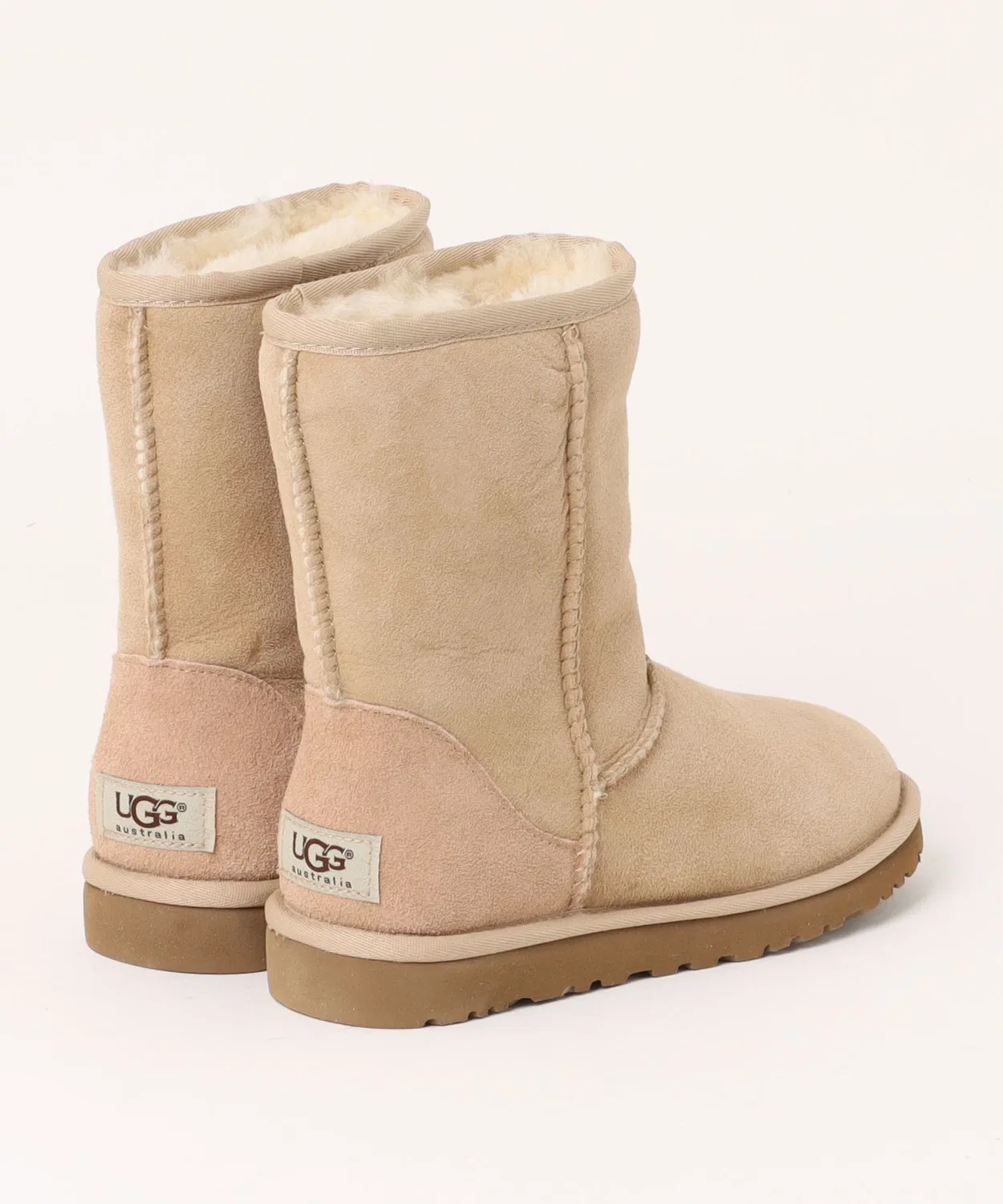 Ботинки UGG Classic Short II из овчины, темно-коричневые — фото 2
