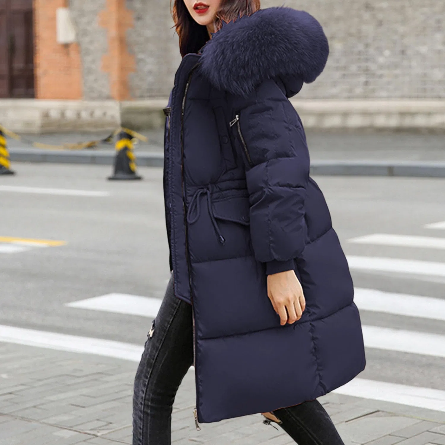 Женское длинное пальто с капюшоном и искусственным мехом, Blu navy — фото 2