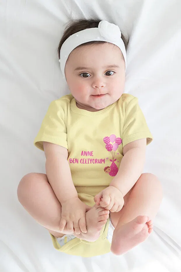 Детское боди с принтом Mommy i'm coming Adabebek, Yellow