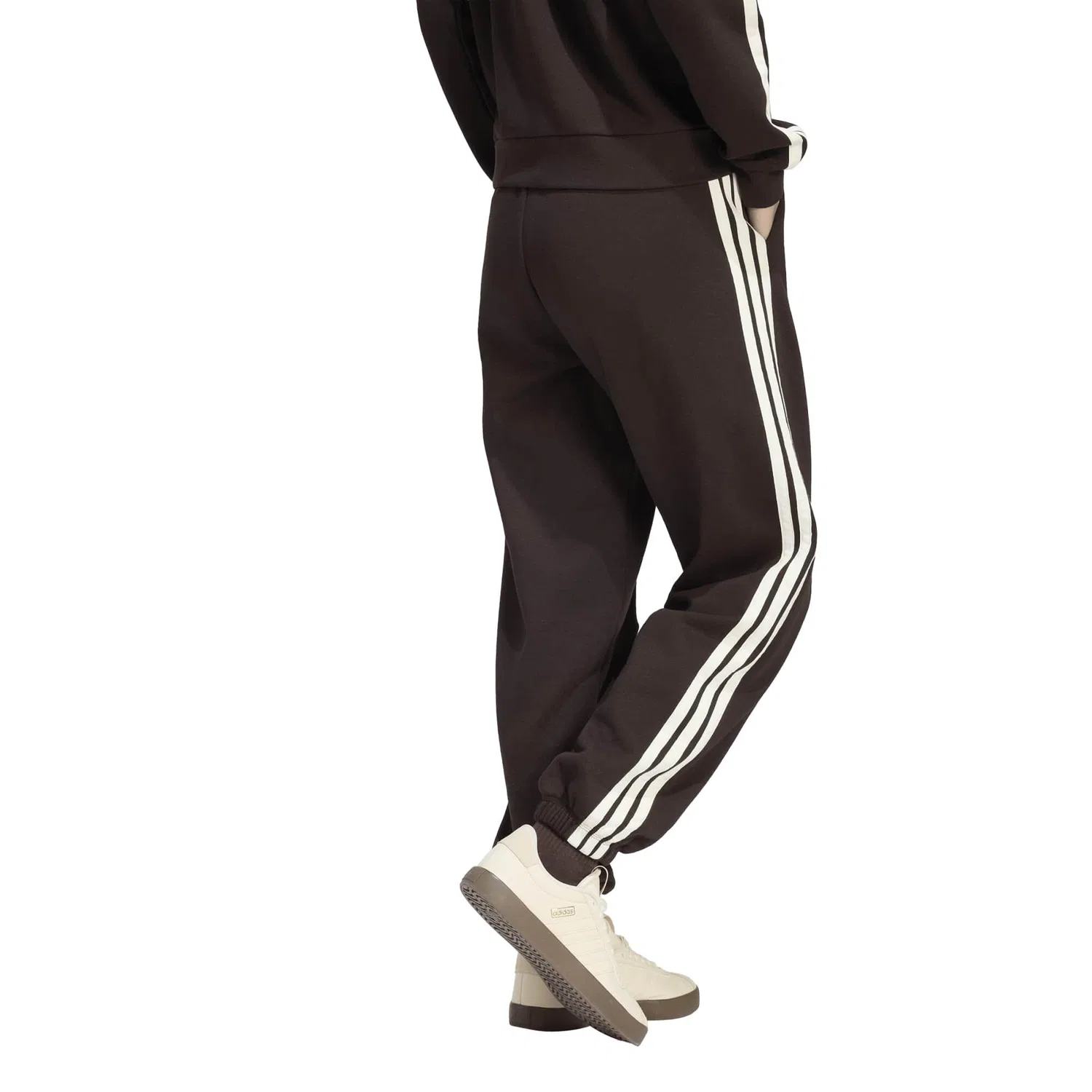 Женские спортивные штаны из флиса с логотипом Adidas Essentials 3S Fleece Loose Pants, Braun Weiss Braun — фото 3