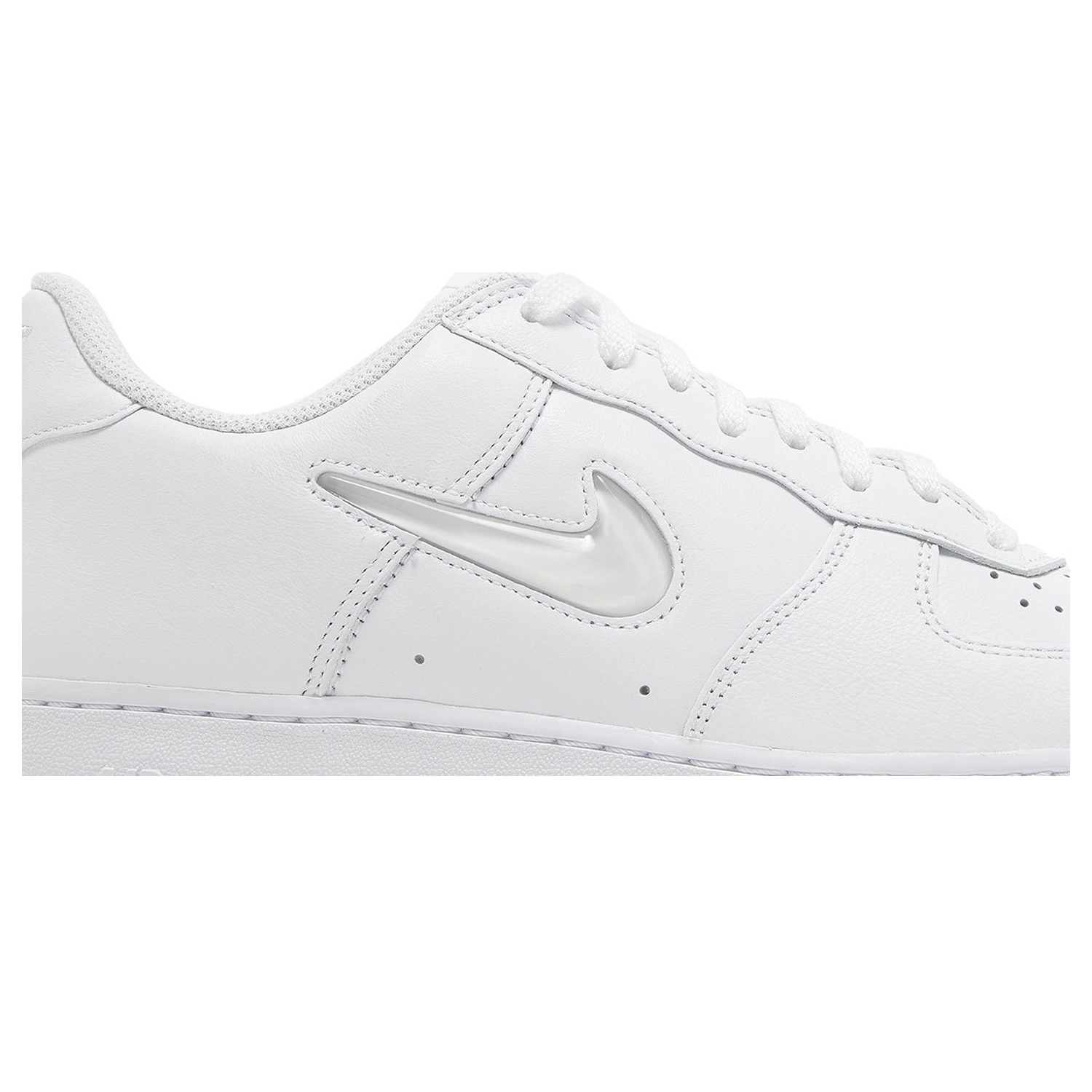 Кроссовки Nike Air Force 1 Jewel 'Color of the Month - Triple White', белый — фото 2