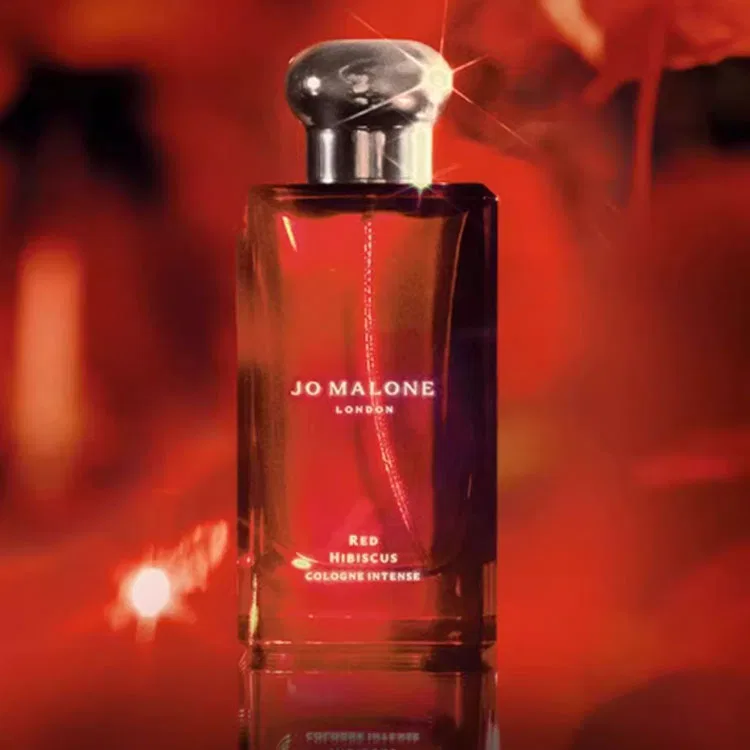 Женский парфюмерный набор Red Hibiscus Perfume 100ml+Vitamin E Lip Balm 15ml, Jo Malone London, Red Hibiscus — фото 3