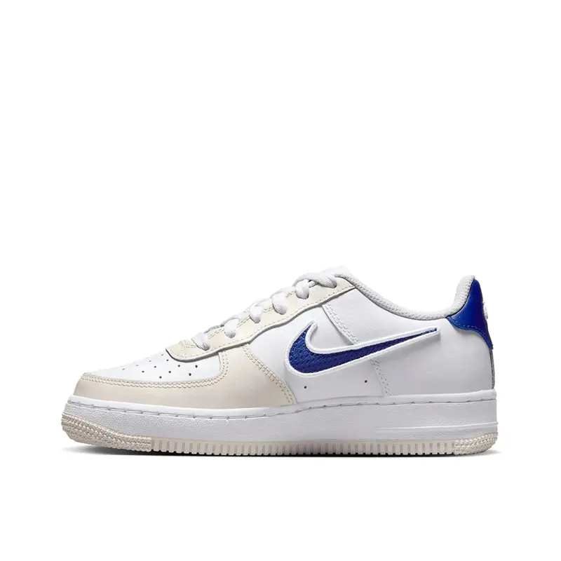

Женские кроссовки для скейтбординга Nike Air Force 1, White