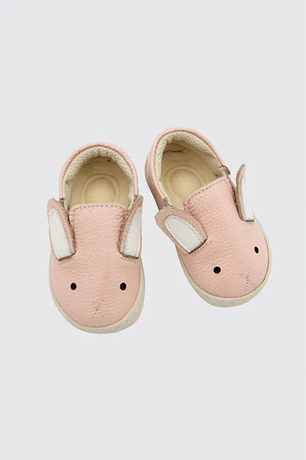 Детские пинетки из натуральной кожи с принтом Genuine Leather First Step Shoes with Powder Rabbit Theme Beybium, Powder — фото 2