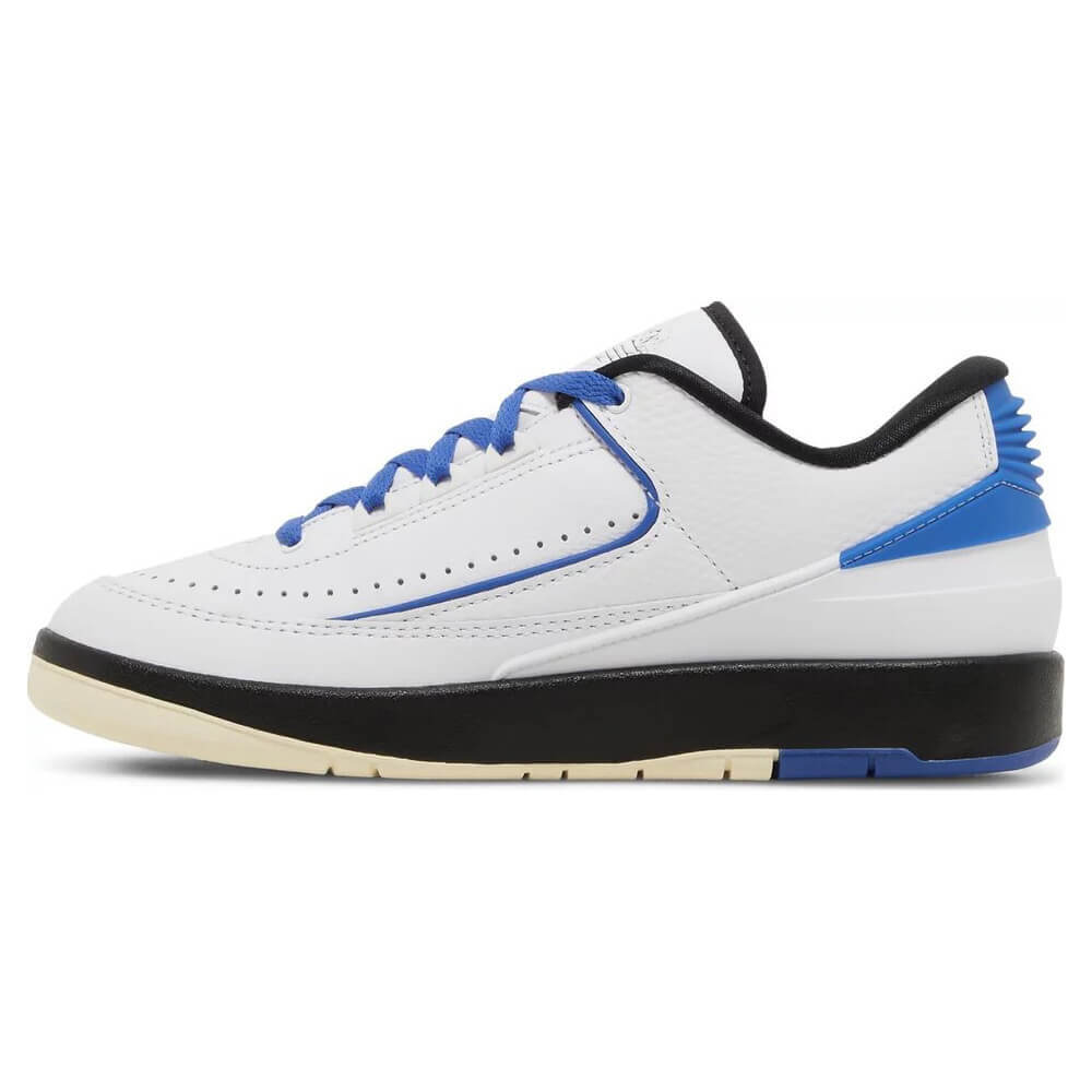 Кроссовки Nike Wmns Air Jordan 2 Retro Low Varsity Royal, белый/синий — фото 2
