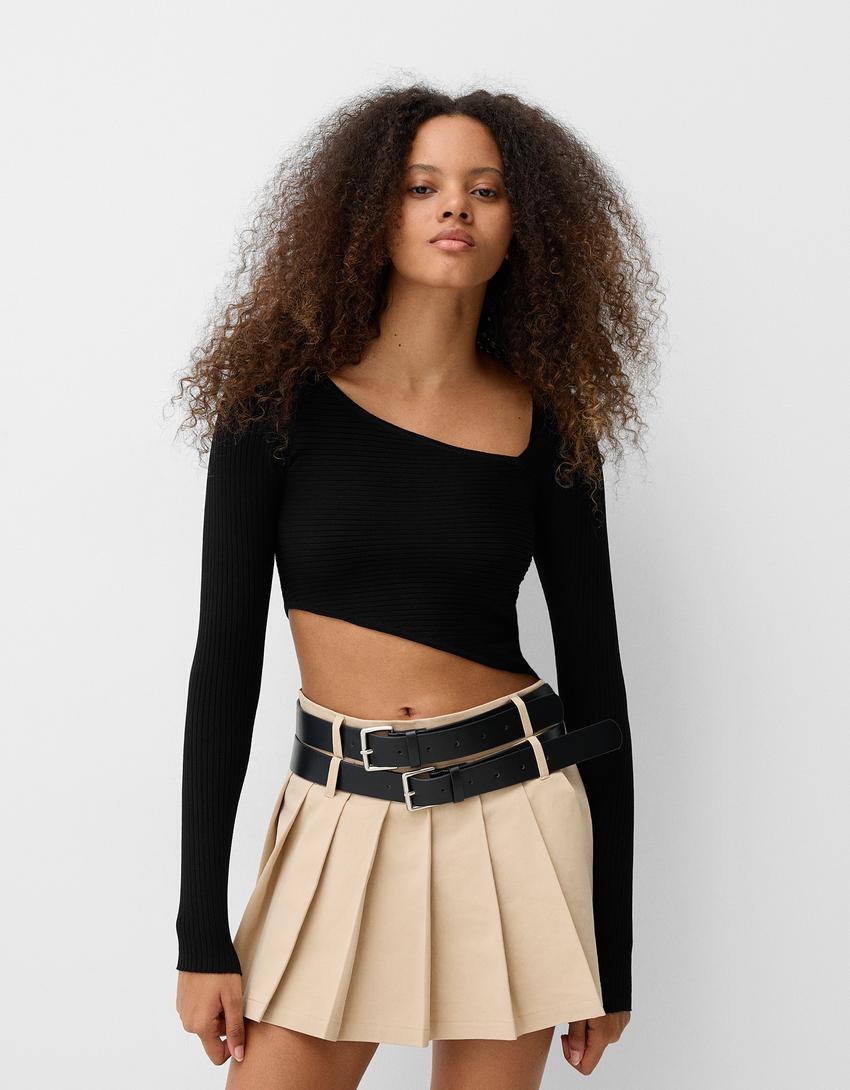 

Асимметричный ребристый свитер Bershka, черный