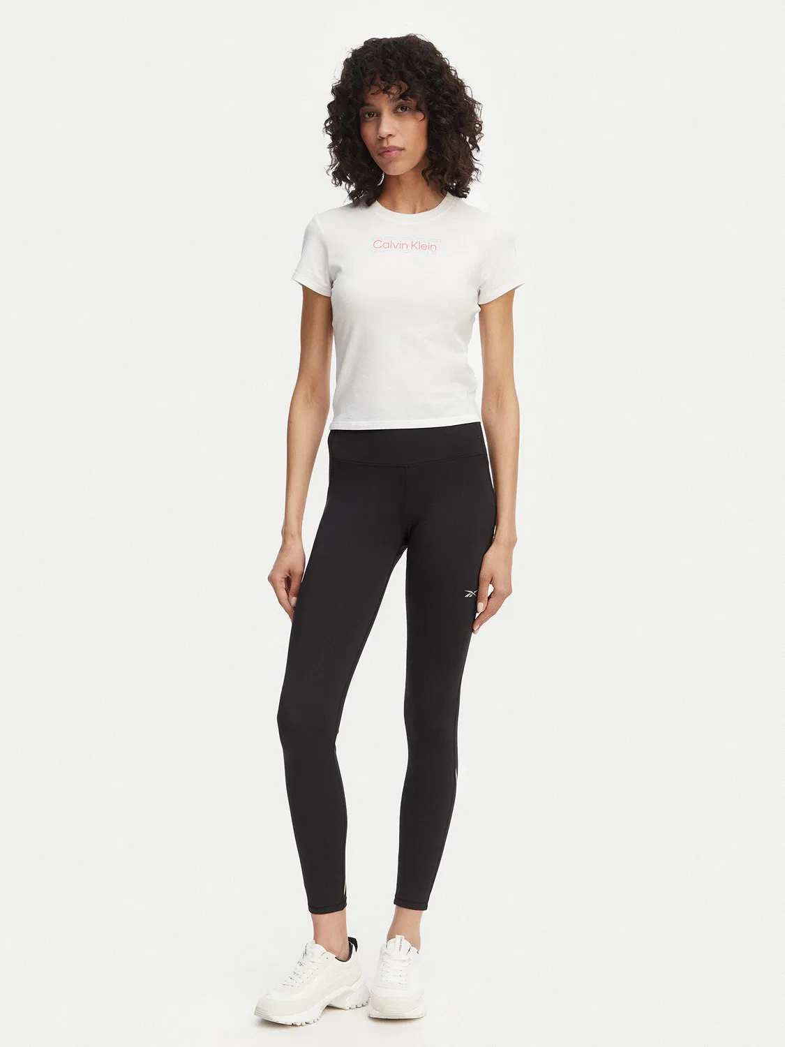 Женская футболка стандартного кроя Calvin Klein, белый — фото 2