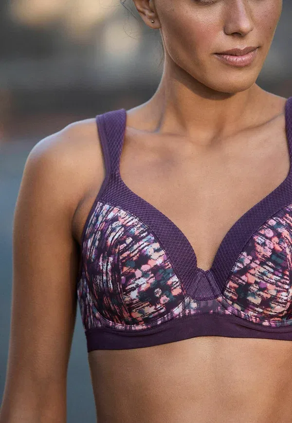 Спортивный бюстгальтер с косточками и поролоном High impact full cup wired sports bra Next, print