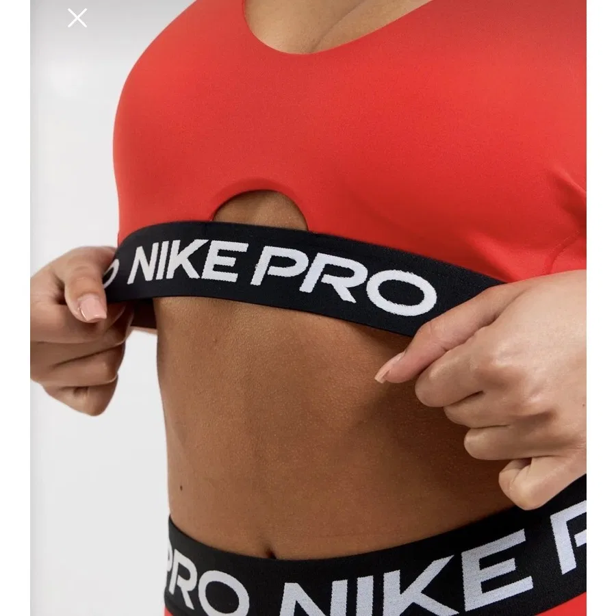 Спортивный бюстгальтер с глубоким вырезом Nike Pro Indy Plunge Bra, Красный — фото 2