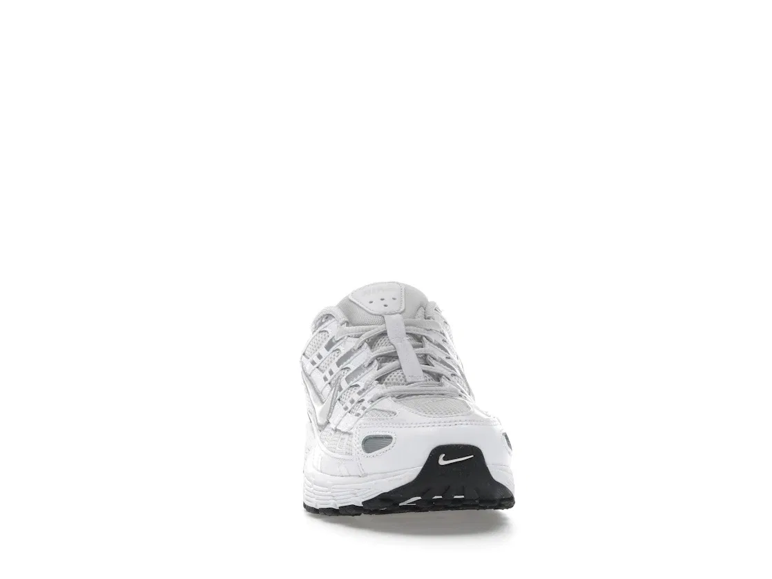 Детские кроссовки для мальчиков с ретро-дизайном Nike P-6000 Nike, Platinum Tint/White/Metallic Silver/Platinum Tint — фото 2