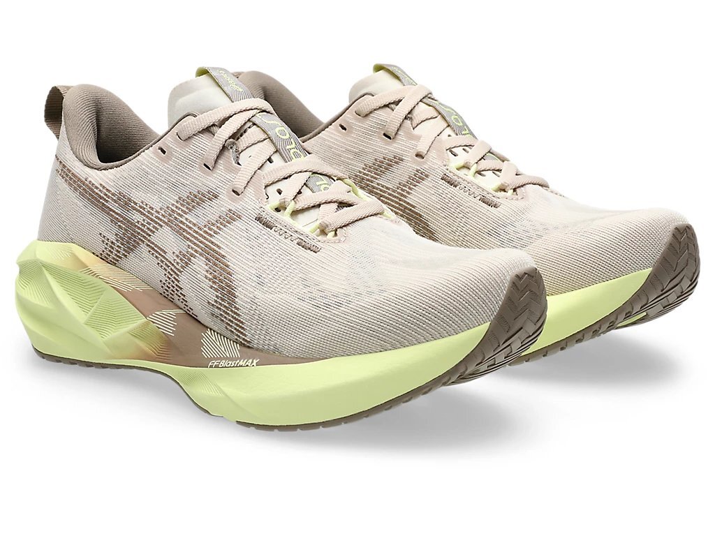 Беговые женские кроссовки Asics Novablast 5, Mineral Beige/Taupe Grey, бежевый — фото 2