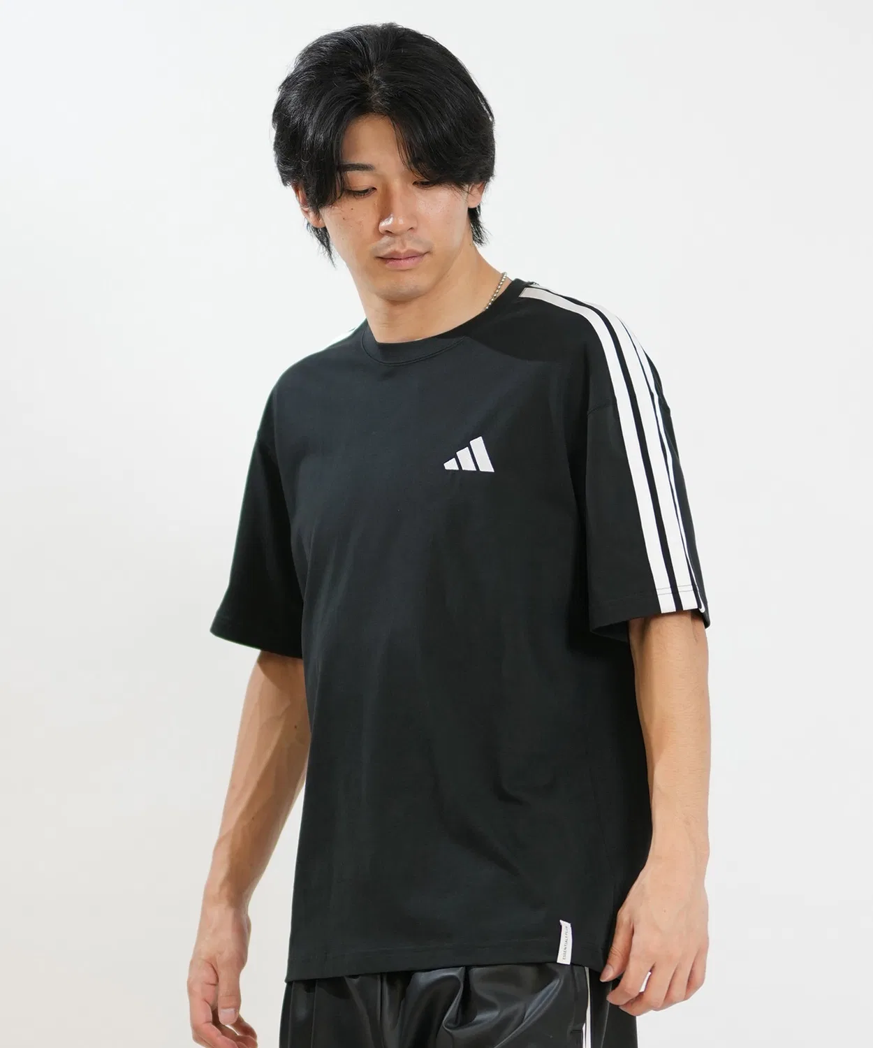 Мужская футболка с коротким рукавом, свободного кроя, с тремя полосками Adidas, Black — фото 2