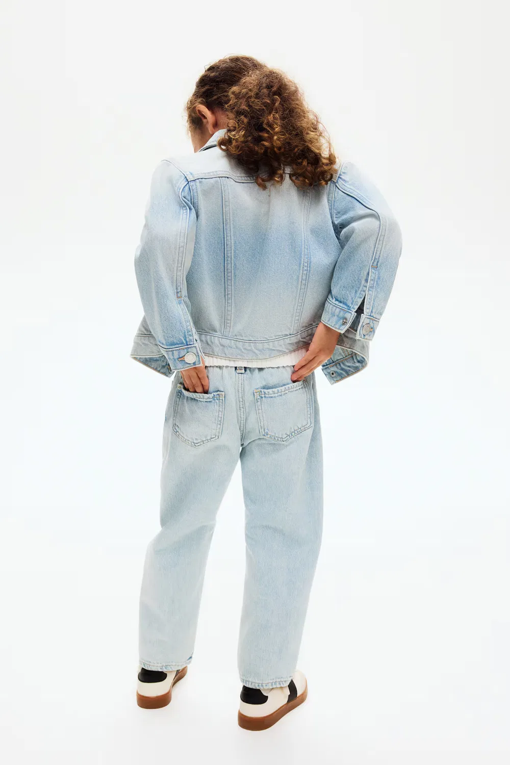 Свободные джинсы с бумажным пакетом H&M, Helles Denimblau — фото 2
