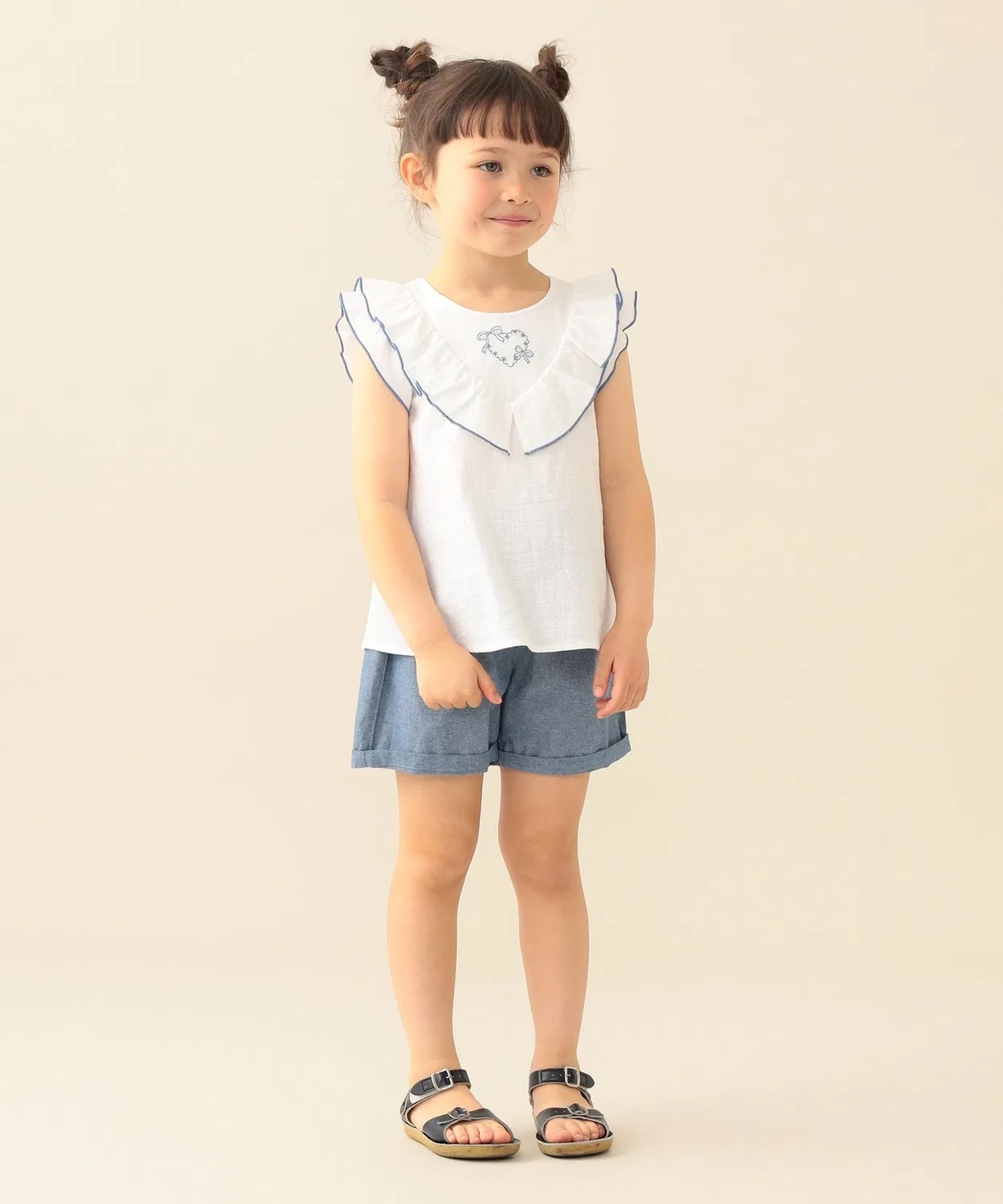 Детский комплект из блузки с фриллами и шорт с вышивкой BEAMS mini, Off White — фото 3