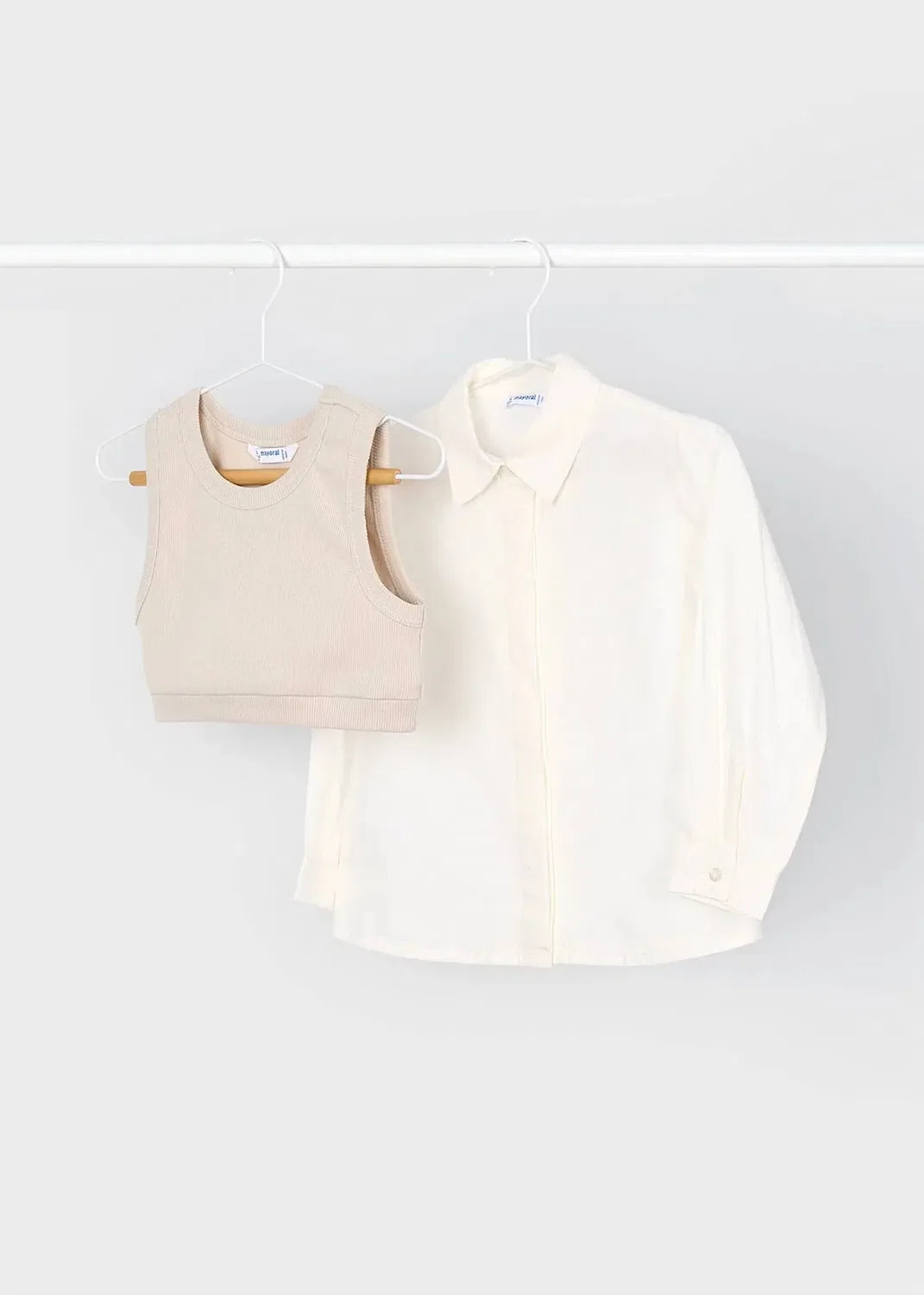 Детский комплект для девочек из блузки и жилета модель Sloane Mayoral, Crisp White — фото 2