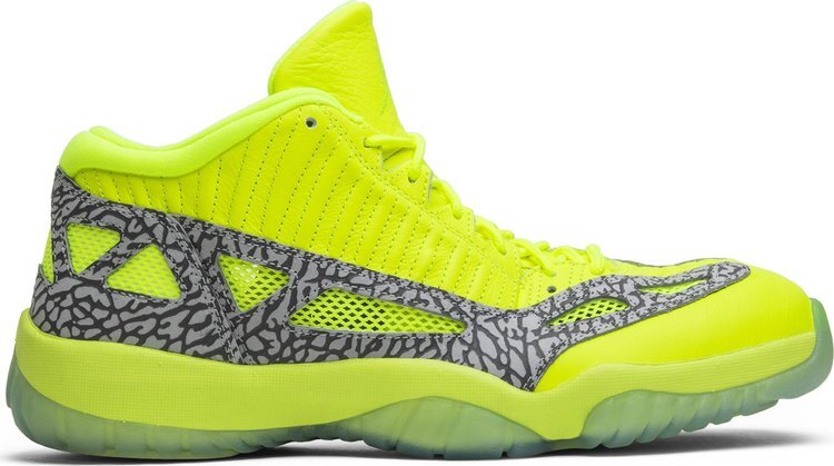 

Кроссовки Air Jordan 11 Retro Low IE Volt, желтый