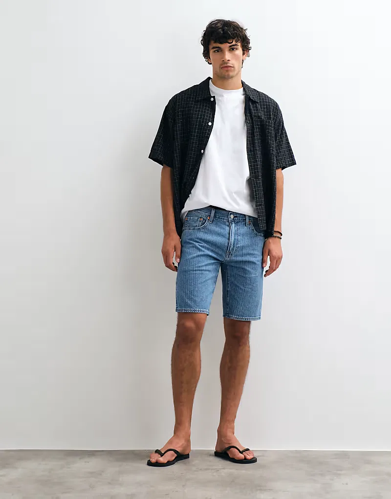 Джинсовые шорты Levi's 405 в стандартную полоску, средне-синий — фото 2