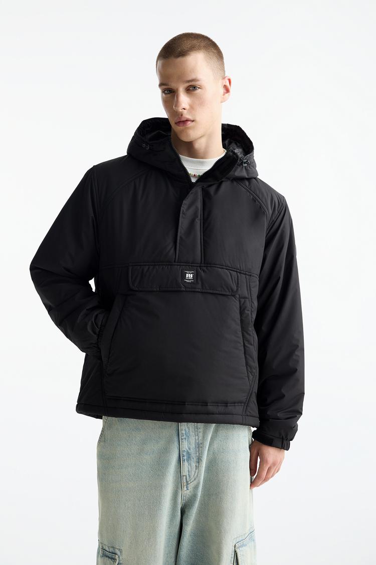 

Куртка с накладным карманом и логотипом Pull And Bear, черный