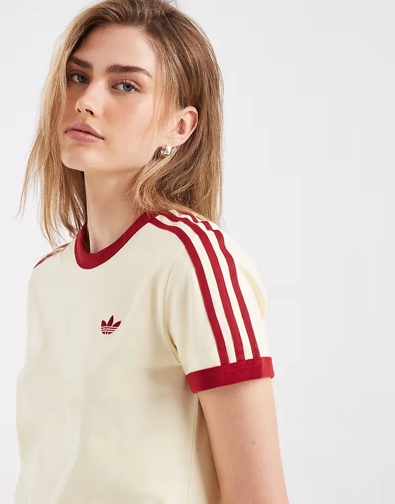 Футболка Adidas Originals приталенного кроя с тремя полосками, кремовый и, красный