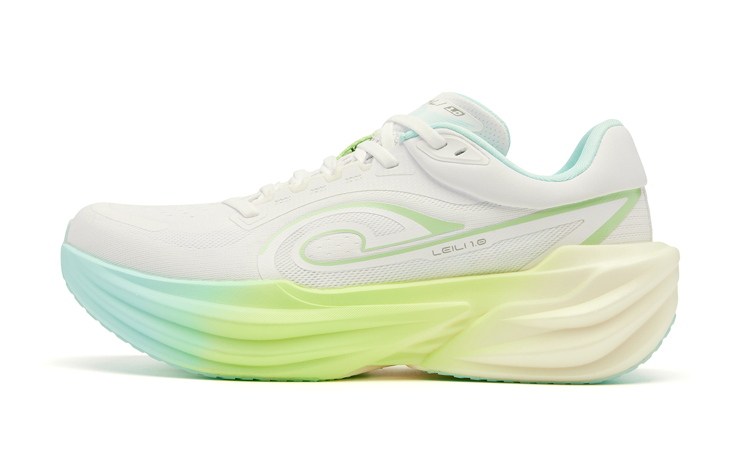 

QIAODAN Амортизирующие износостойкие низкие повседневные беговые кроссовки мужские белые новый лист зеленый Jordan White/New Leaf Green, цвет Jordan White/New Leaf Green