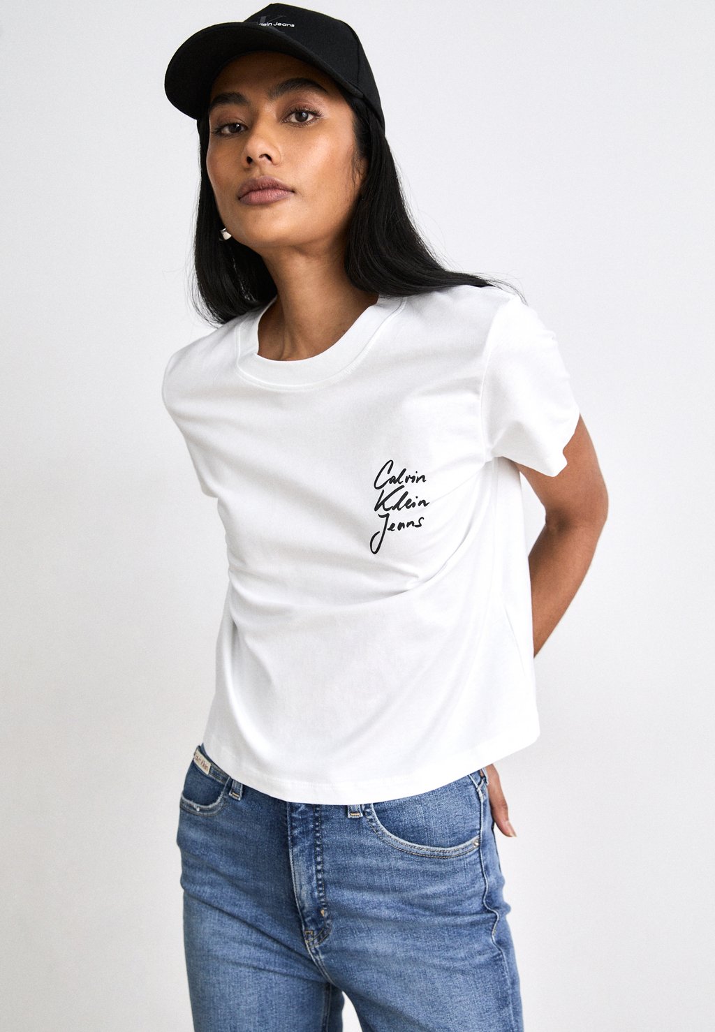 

Футболка с принтом SCRIPT INSTITUTIONAL BABY TEE Calvin Klein Jeans, белый