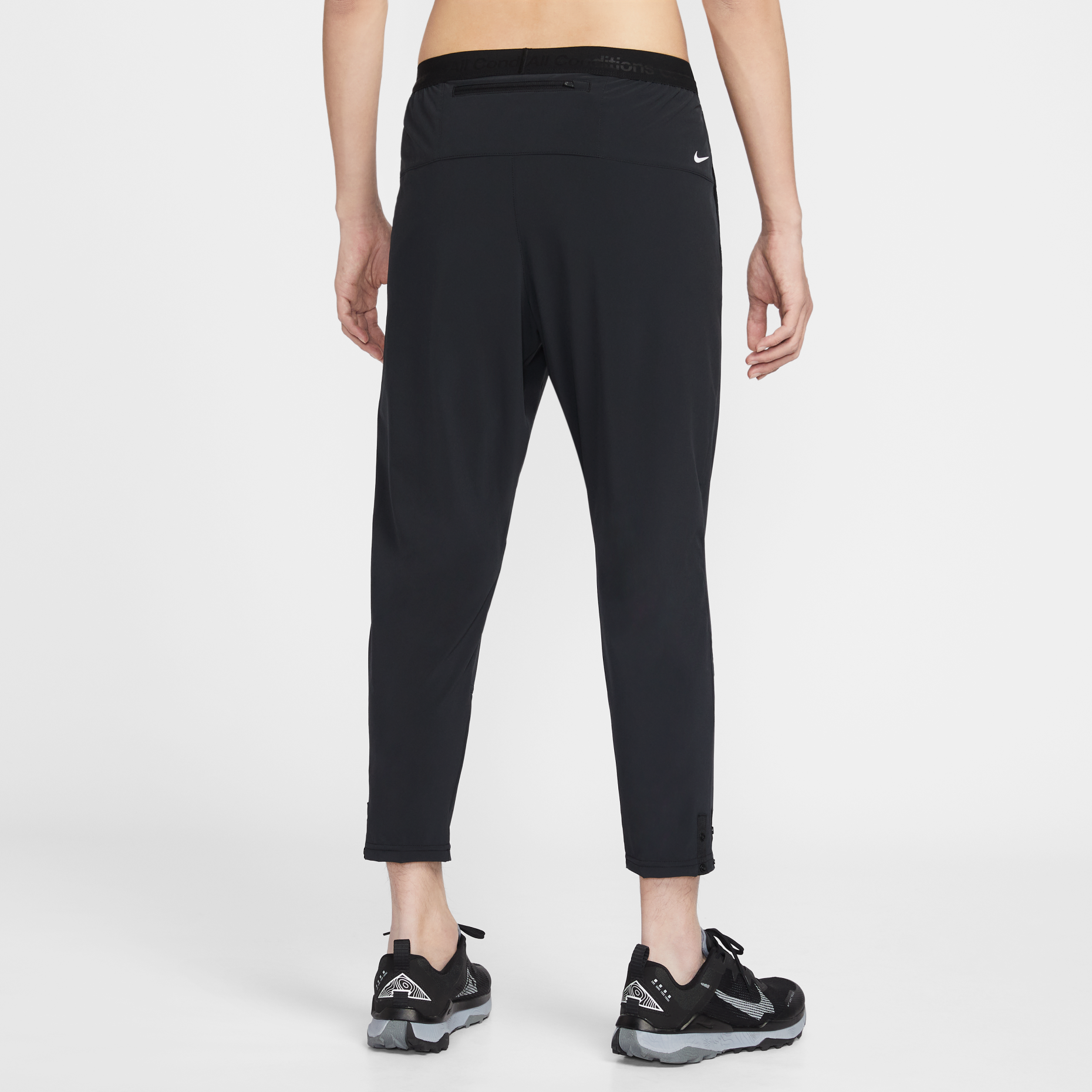 Беговые брюки Nike ACG Dri-FIT Quick-Dry Trail Running Pants, цвет 'Black' — фото 2