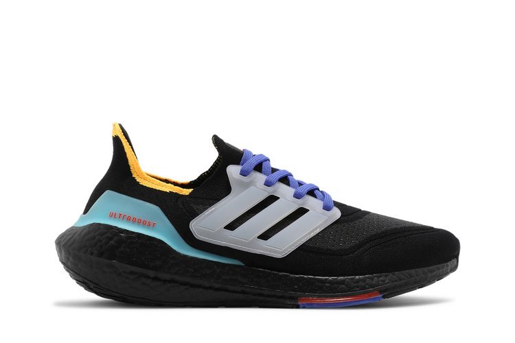 

Кроссовки Adidas UltraBoost 21, черный