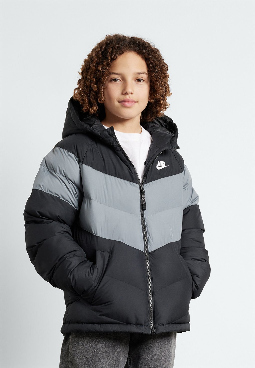 

Зимняя куртка Unisex Nike, цвет black/cool grey/white
