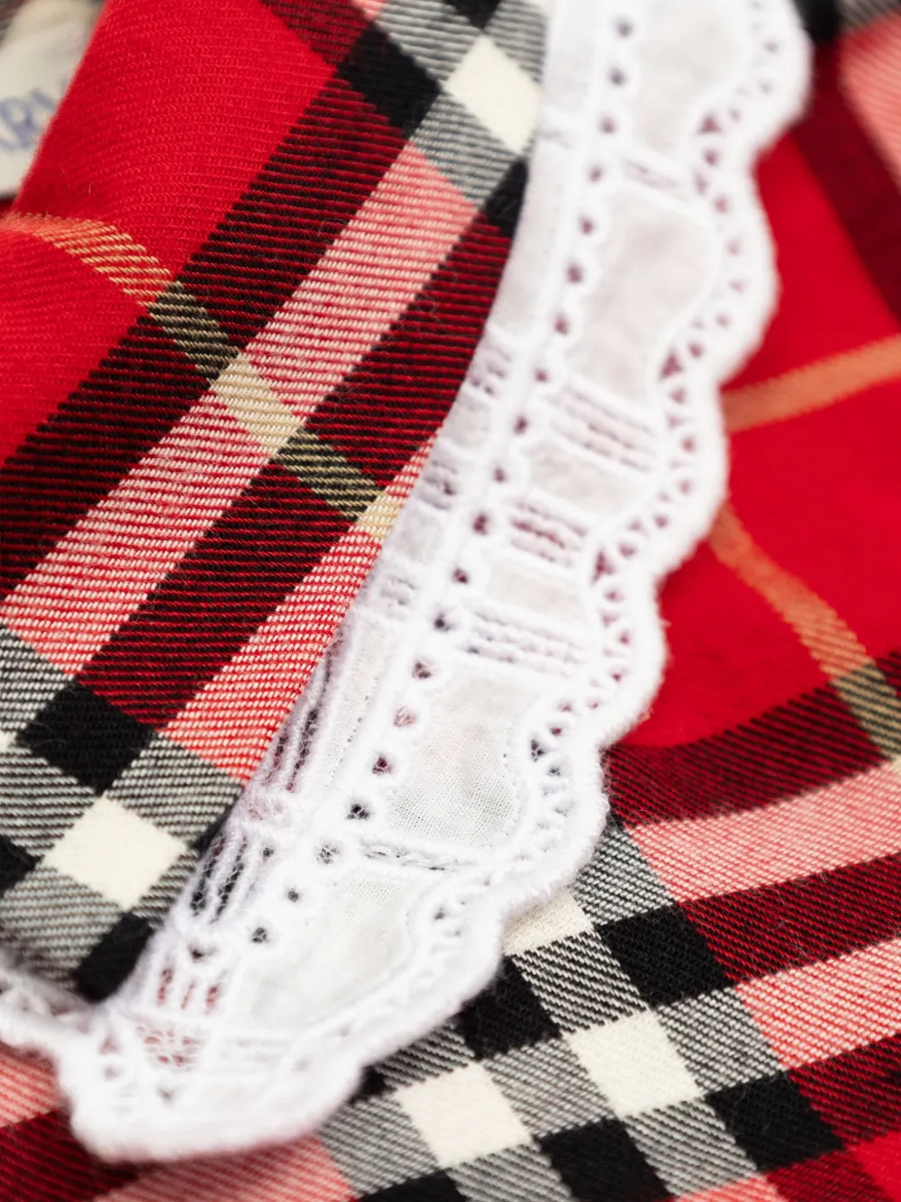 Платье в клетку с кружевным воротником Burberry Kids, красный — фото 3