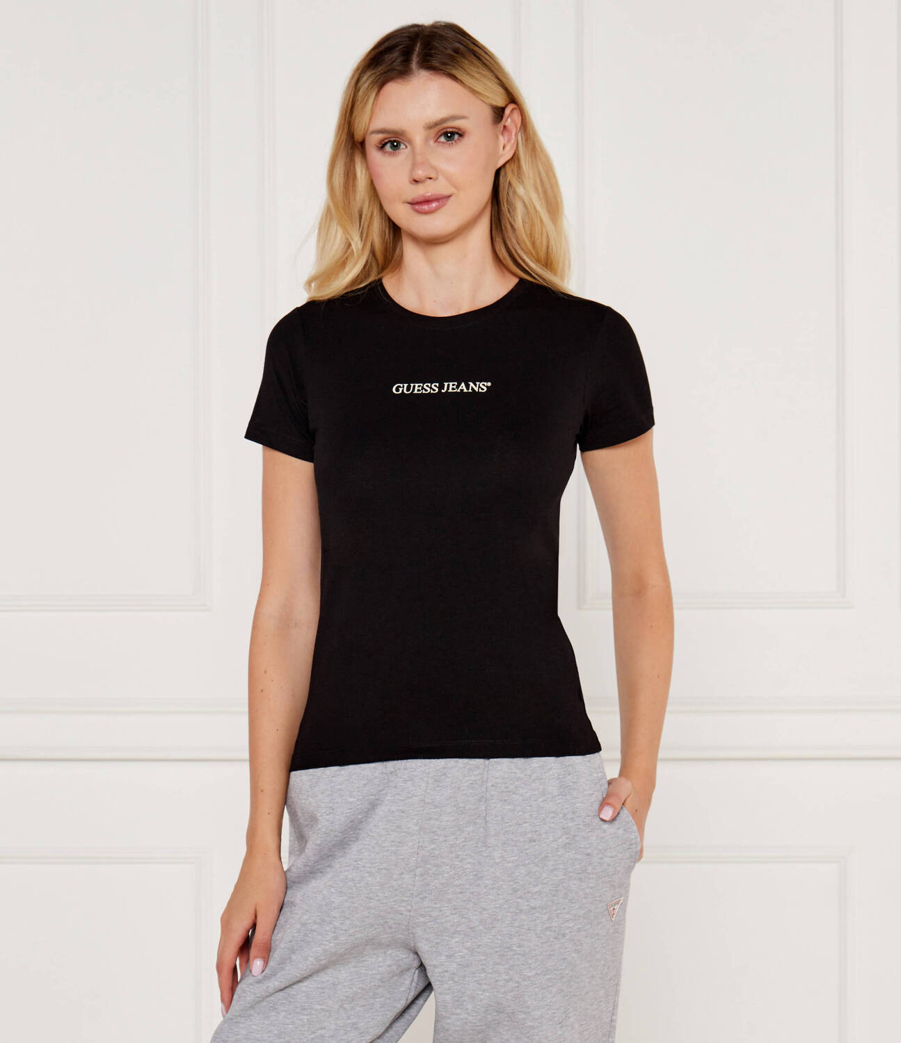 

Футболка Guess Jeans Slim Fit, черный