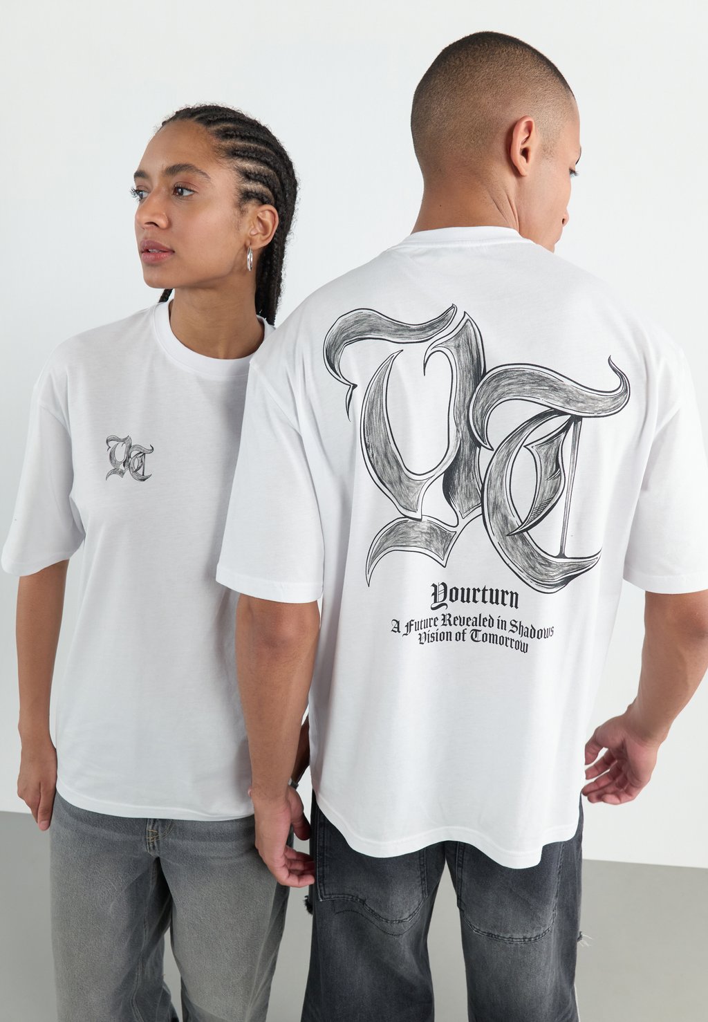 

Футболка с принтом BACK BRANDED GRAPHIC TEE UNISEX YOURTURN, белый