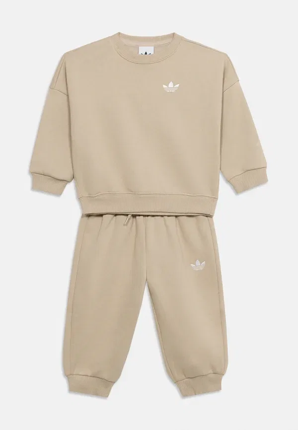 Толстовка детская Adidas Originals Crew Jog Set Infant, цвет хаки — фото 3