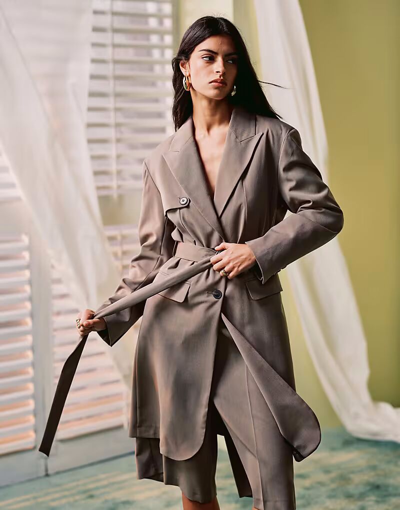 

Удлиненный пиджак с отлетной кофтой ASOS DESIGN цвета мокко