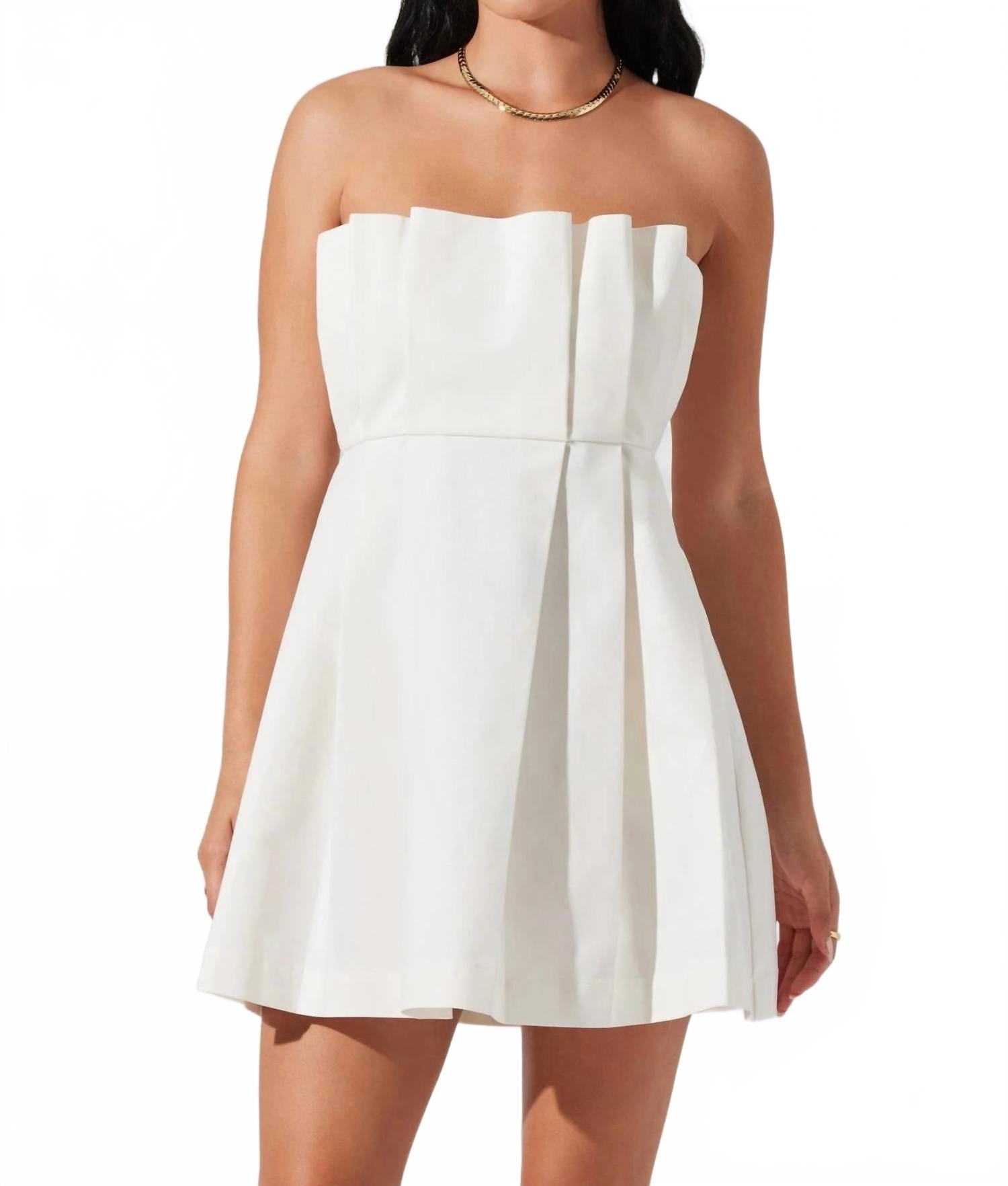 

ASTR Плиссированное мини-платье Clemira белого цвета