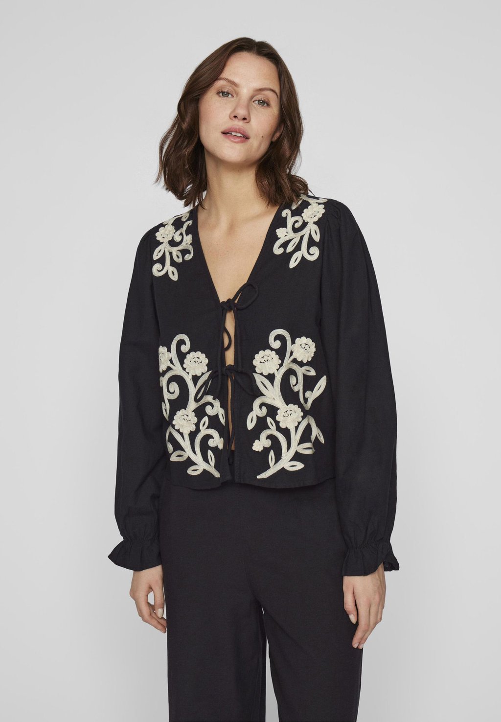 

Блуза VIPOLENE V-NECK VILA, черный