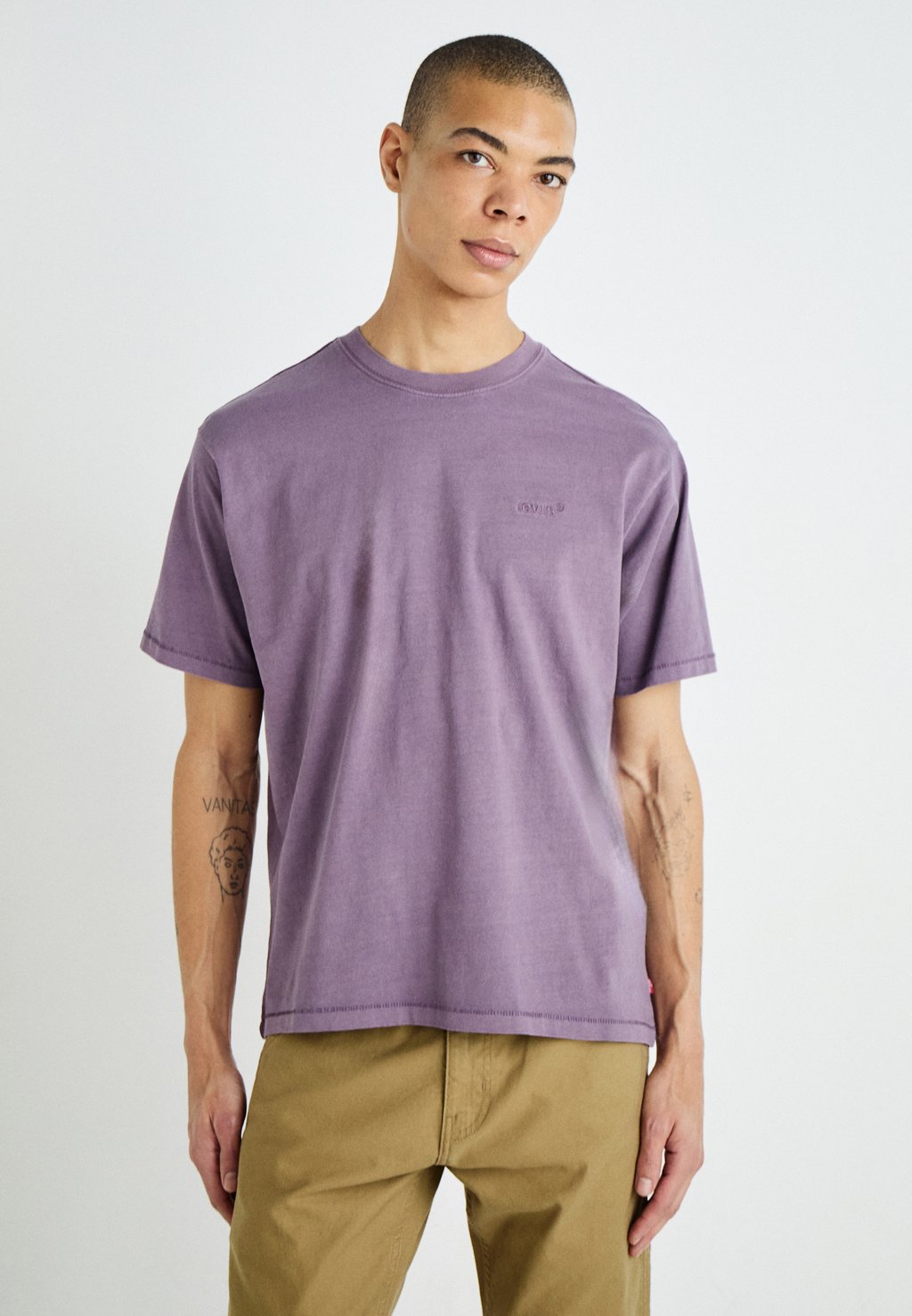 

Футболка с принтом TAB VINTAGE TEE Levi's, сиреневый