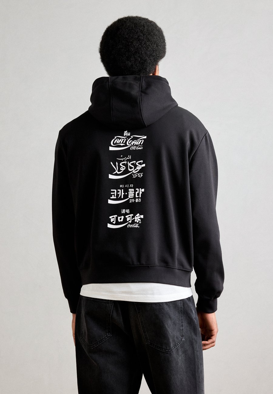 

Толстовка Antony Morato HOODIE BOXY FIT WITH FLOCK AND RUBBER INJECTION LOGO PRINT, Black