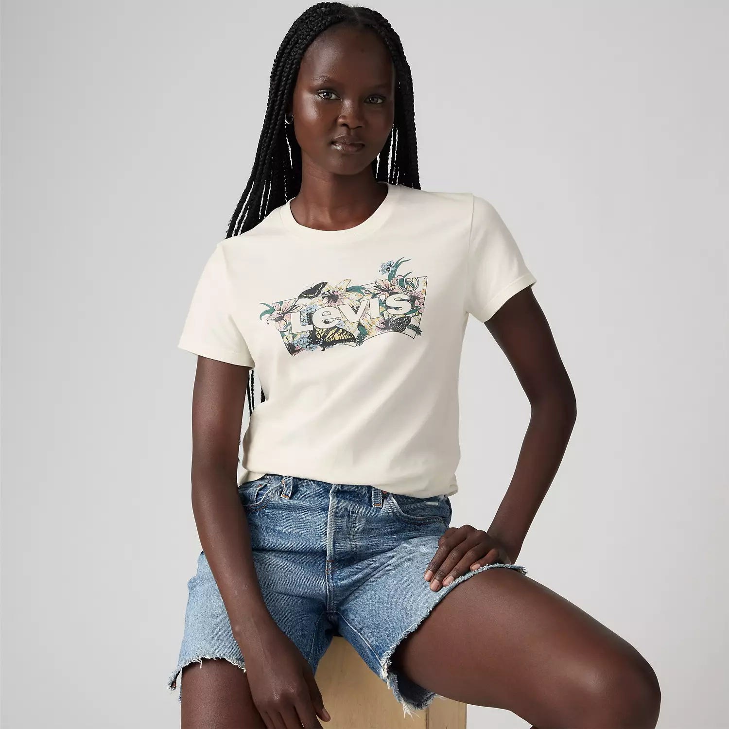 

Графическая футболка Perfect Levi's, цвет Lily Bw Fill Egret - White