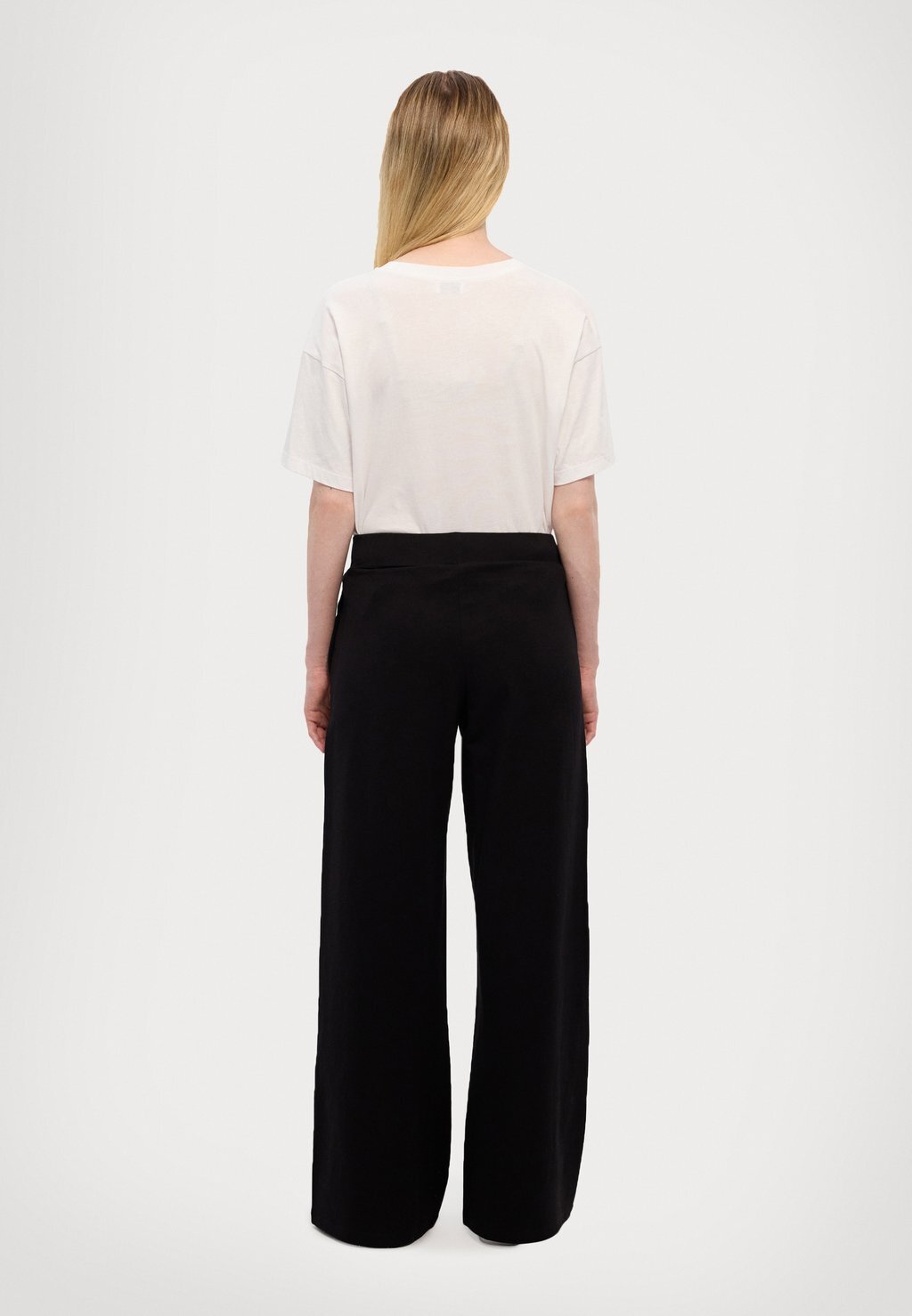 

Спортивные штаны PANTALONI EA7 Emporio Armani, черный