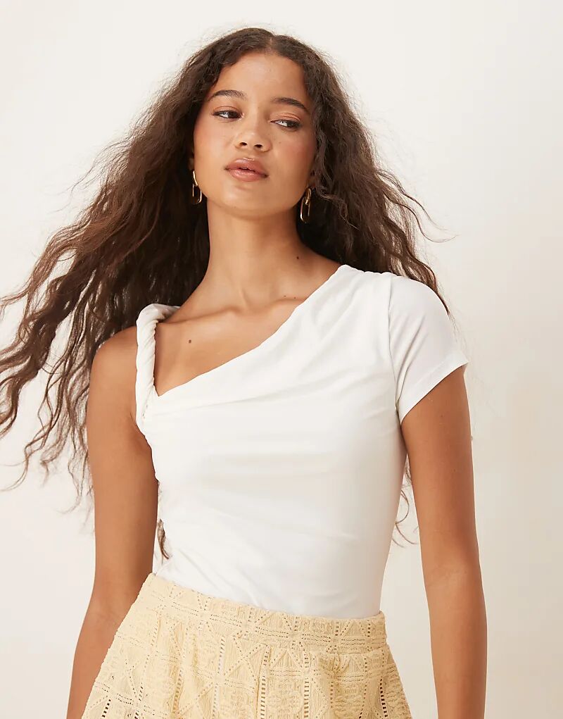 

Боди ASOS DESIGN с драпировкой, закругленными плечами и короткими рукавами, кремового цвета